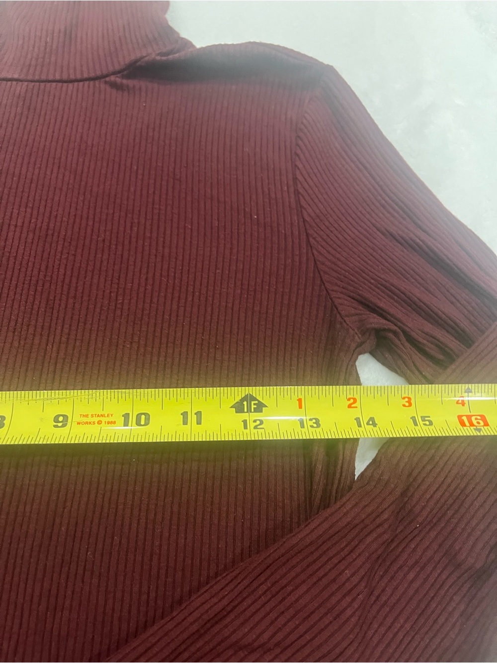 H&M Basics Ribbed Turtleneck Long Sleeve Burgundy Top - Size Small - Picture 3 of 7
